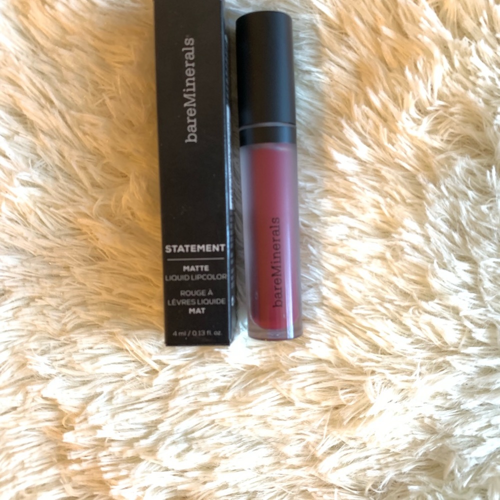 Bare minerals matte lip color in devious✨😊